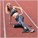 gladiator sports foam roller vrouw schuin