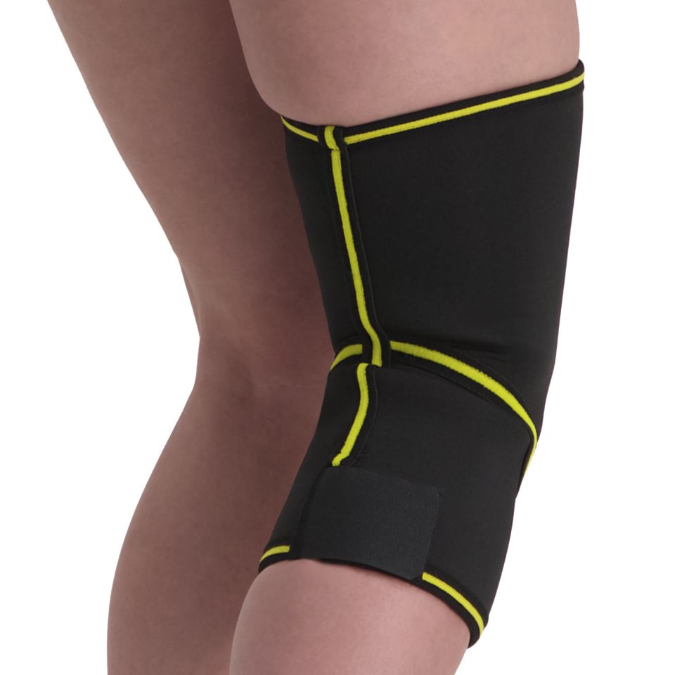 novamed kniebrace met gesloten patella achterkant gefotografeerd