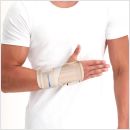 lichtgewicht polsbrace beige met model omdoen