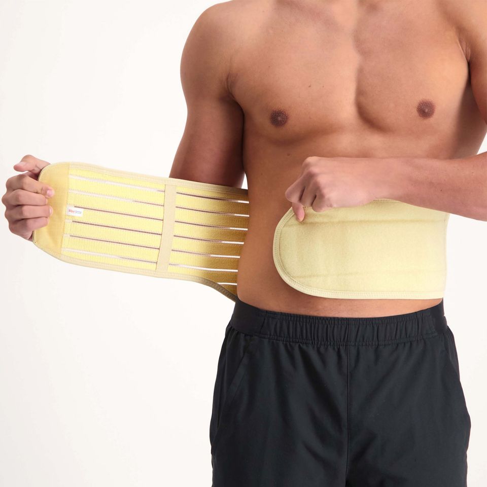 Super Ortho magnetische rugbrace omdoen