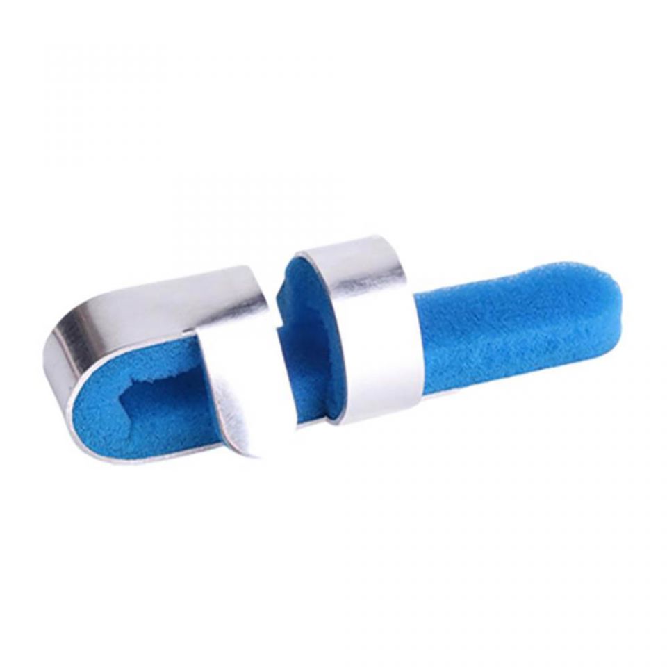 Dunimed mallet finger vingerspalk schuins gefotografeerd