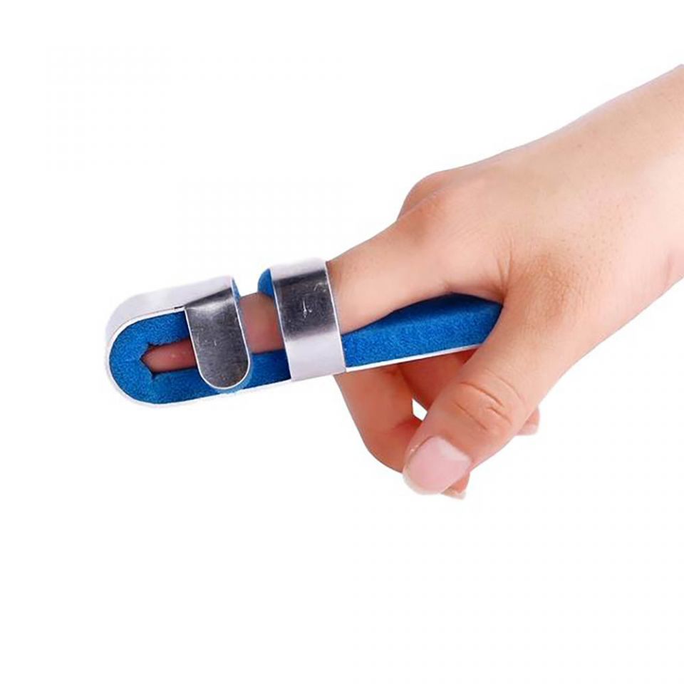 Dunimedmallet finger vingerspalk om rechtervinger gedragen